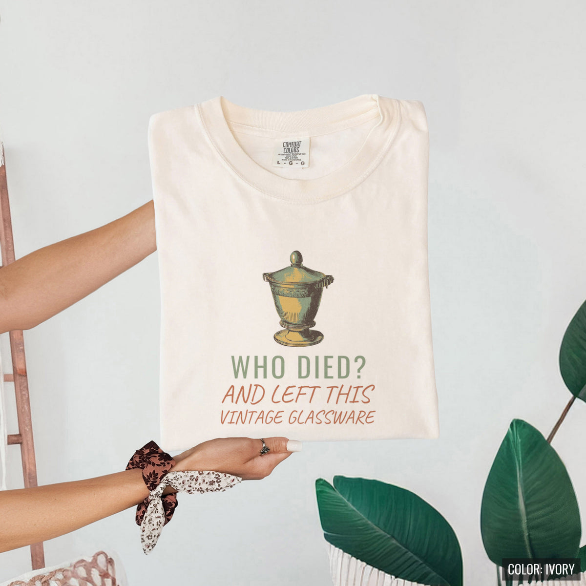 Antique Collector Shirt - Who Died? and Left This Vintage Glassware - photo 9