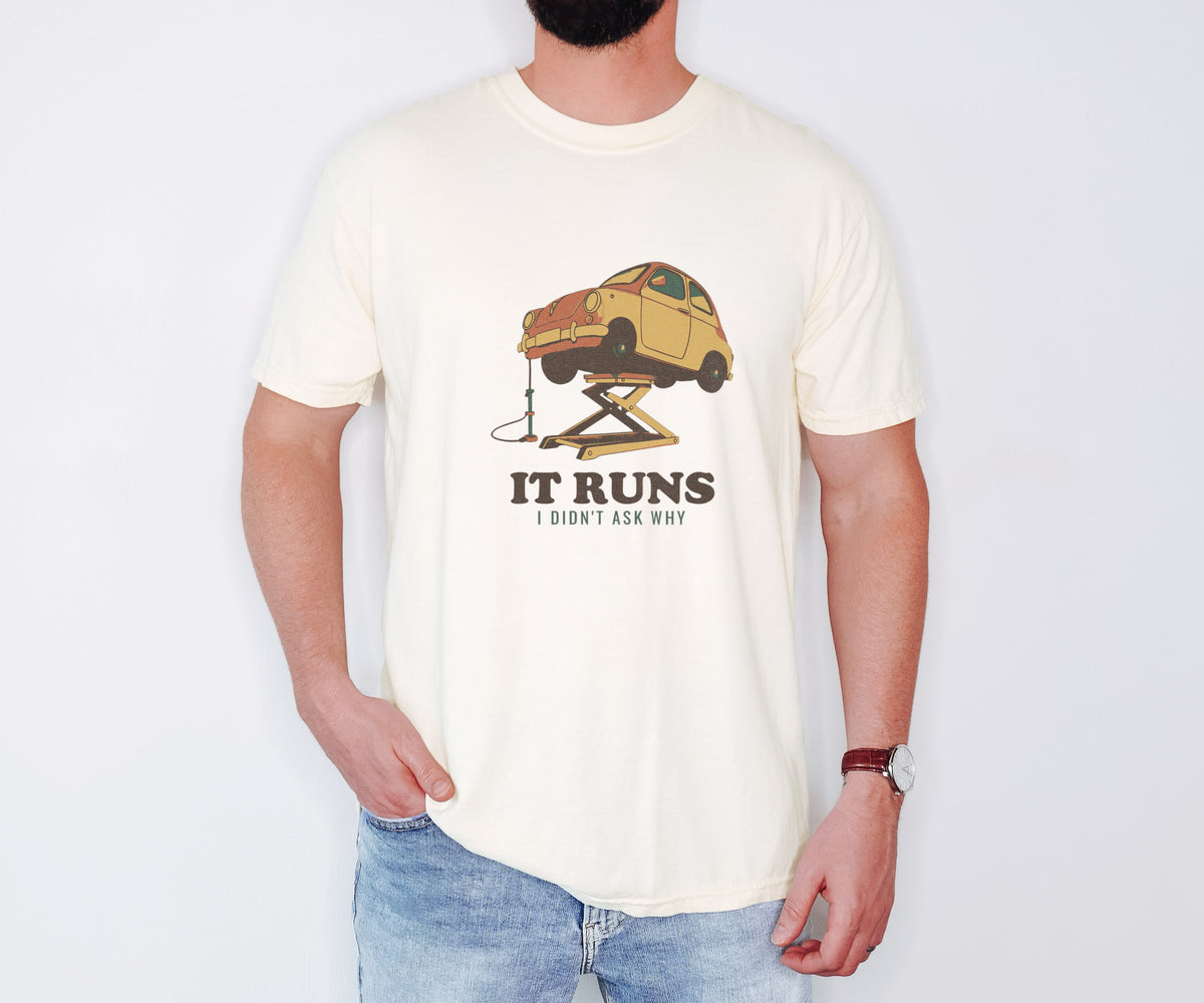 Funny Mechanic Shirt - It Runs I Didn't Ask Why Weekend Mechanic Tee - photo 1