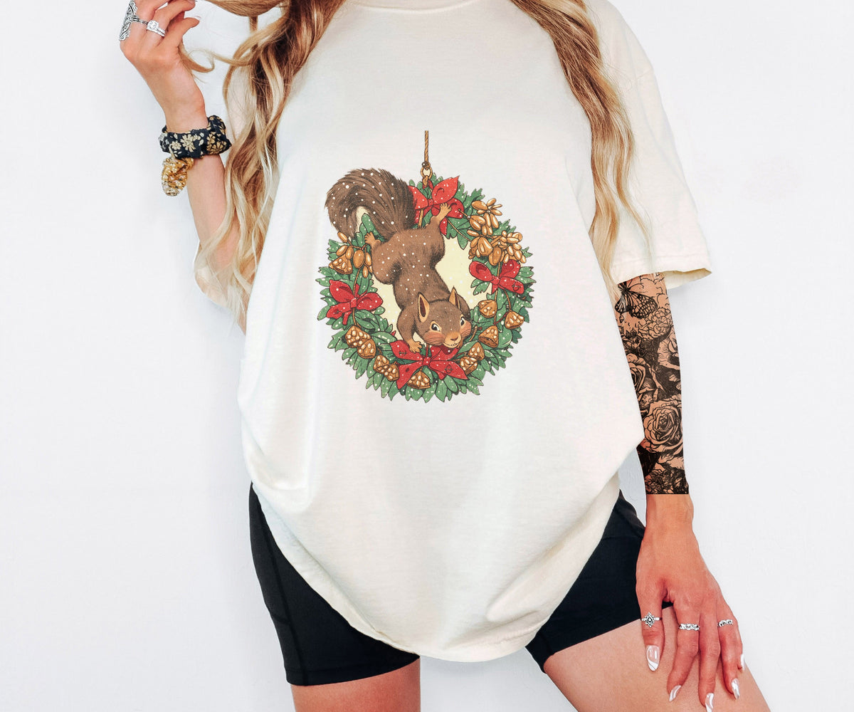 Wildlife Shirt - Squirrel Stealing Birdseed Wreath Tee - photo 5
